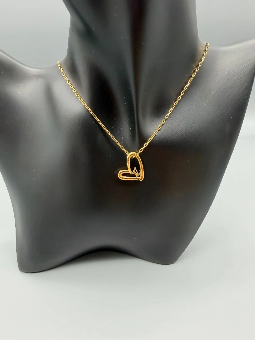 Louis Vuitton Collier Heart Fall in Love Necklace